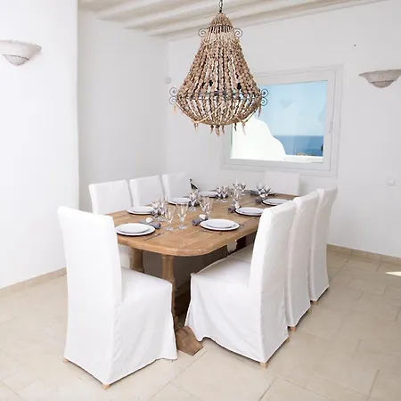 Anatoli Вилла *