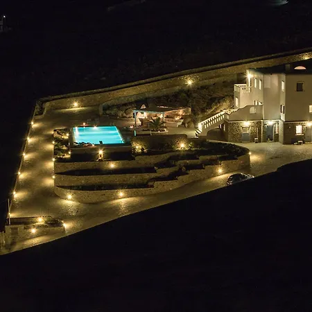 Anatoli Villa *